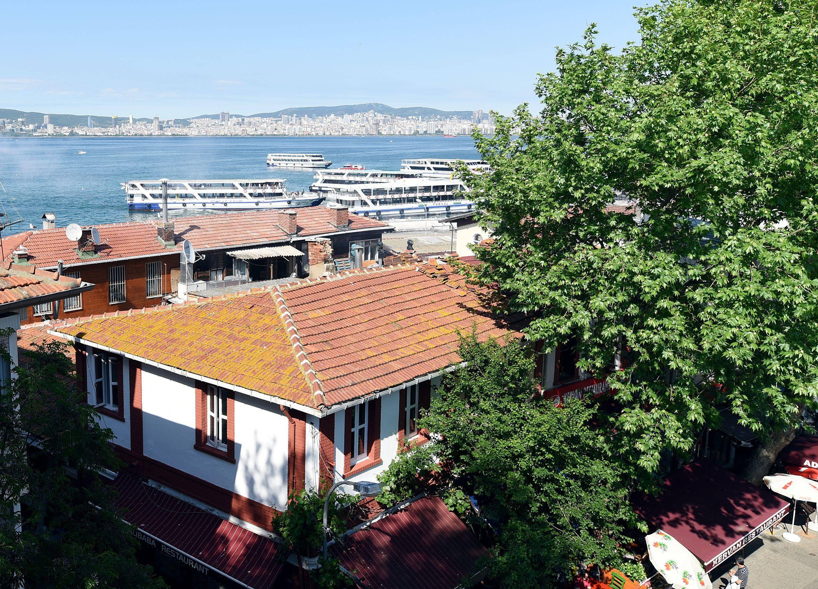 Marine House Boutique Hotel Adalar Exterior photo