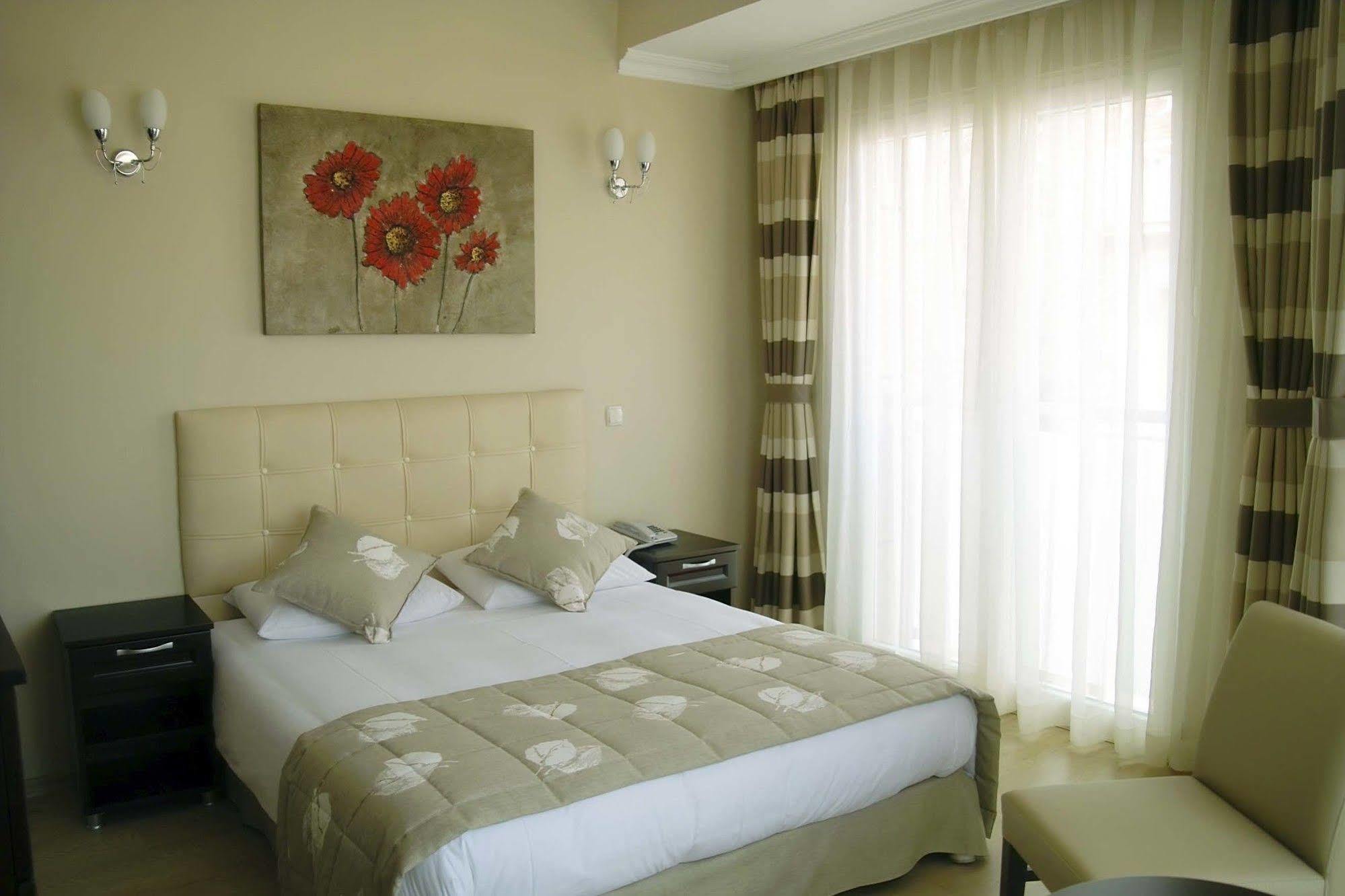 Marine House Boutique Hotel Adalar Exterior photo