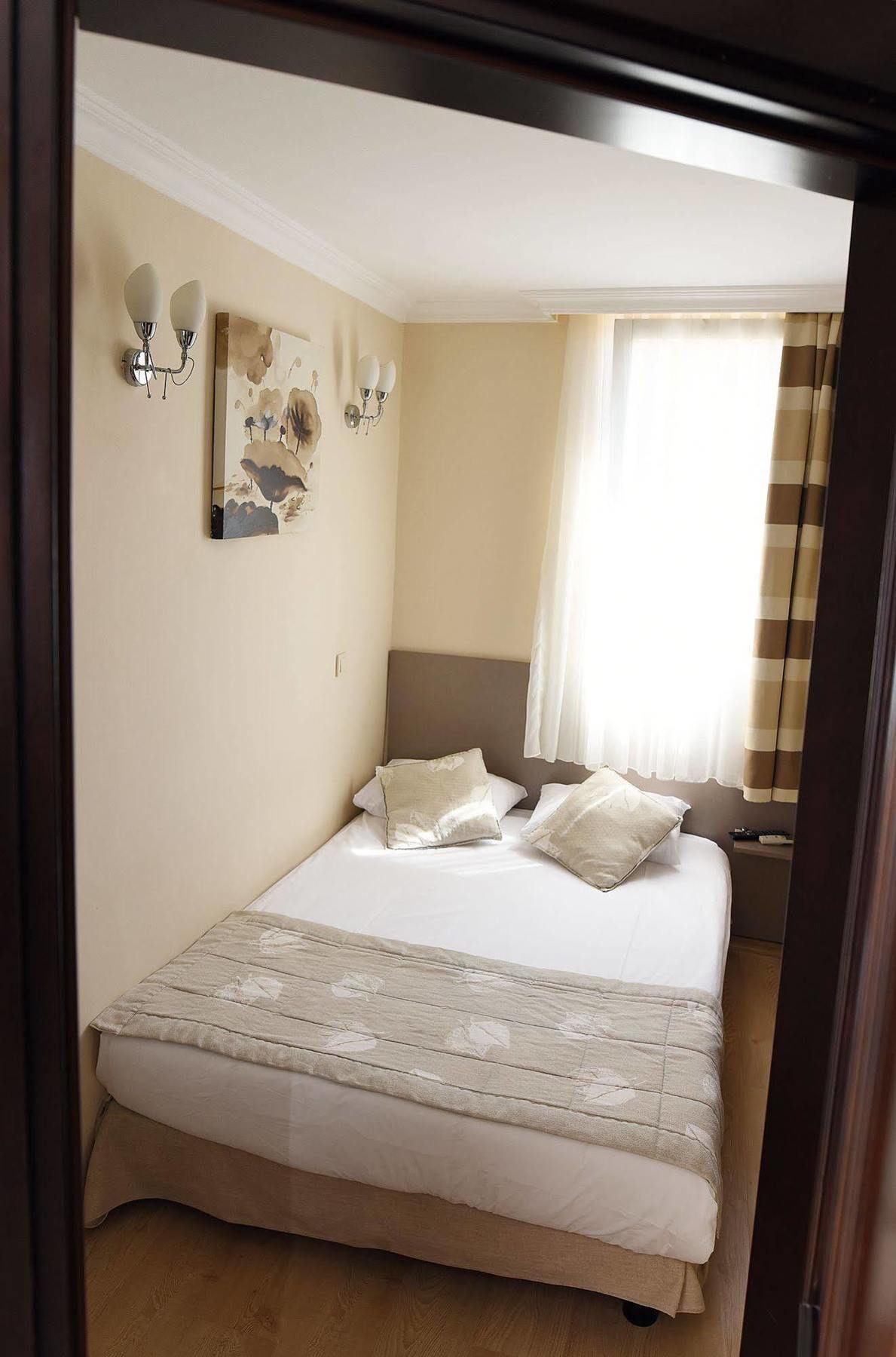 Marine House Boutique Hotel Adalar Exterior photo